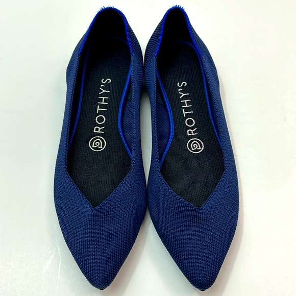 Rothy's Shoes - Rothy’s the point size 7, in navy, EUC